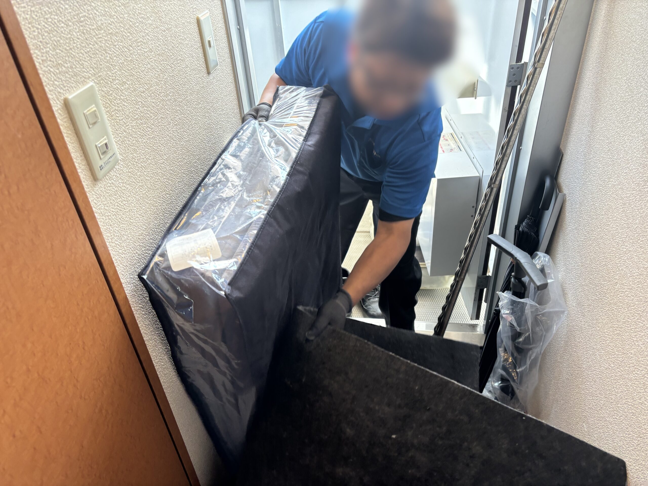 「冷蔵庫や扇風機、座椅子などをまとめてお引き取りしました」作業写真